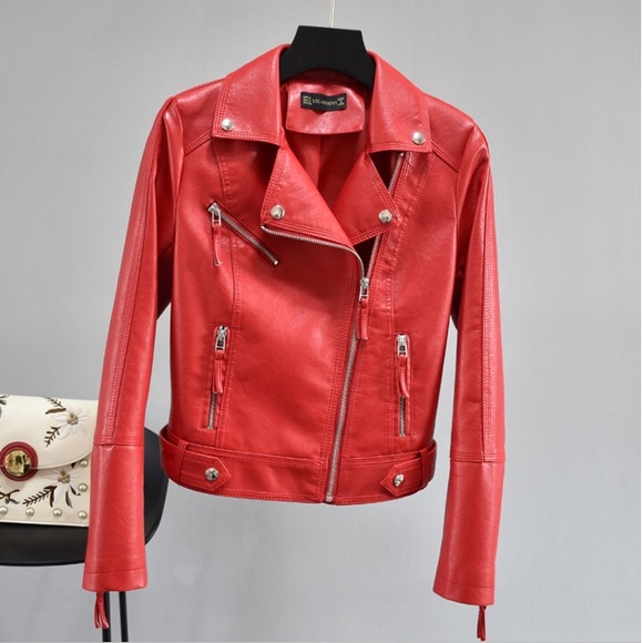 ☘️SALE☘️Vegan leather women’s short moto jacket - Picture 3 of 7